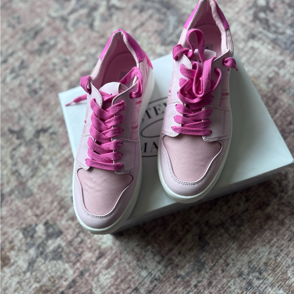 Pink Women's Sneakers Steve Madden nwt 8.5